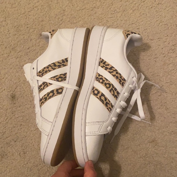 Never worn, Adidas sneakers - Picture 2 of 4